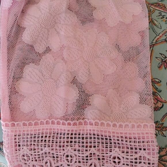 Pretty in Pink Lace Dress - Picture 13 of 14